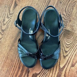 SAS Black Patent Leather Adj Strap Comfort Sandals Size 7.5 Wide